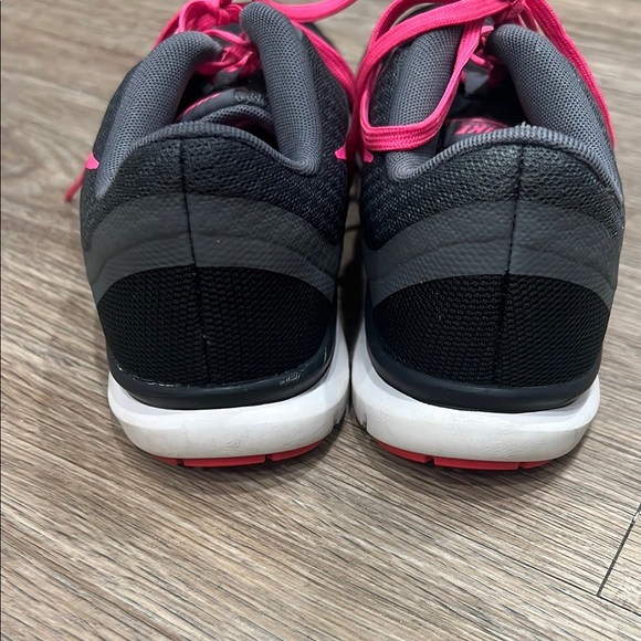 Women's Nike Flex TR 6 size 9 - Picture 5 of 7